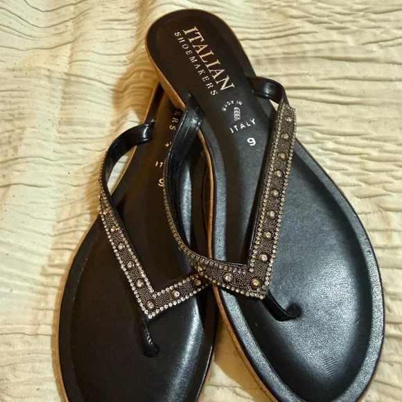 Italian Shoemakers Black and Silver Sandals - Picture 3 of 4